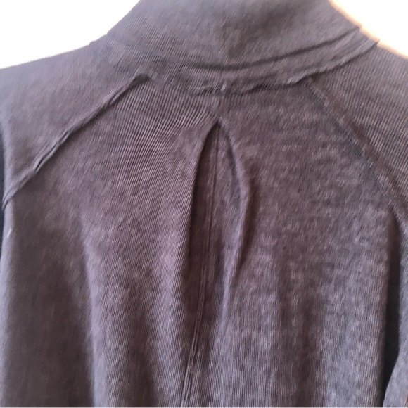 ❤️Free People We The Free Split Back Grey Turtleneck Sweater Back Slit Small P - Picture 12 of 13